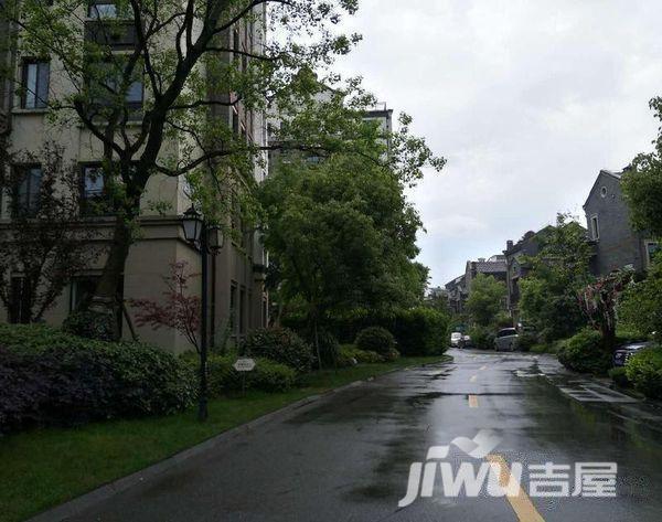 红腰线,八角窗